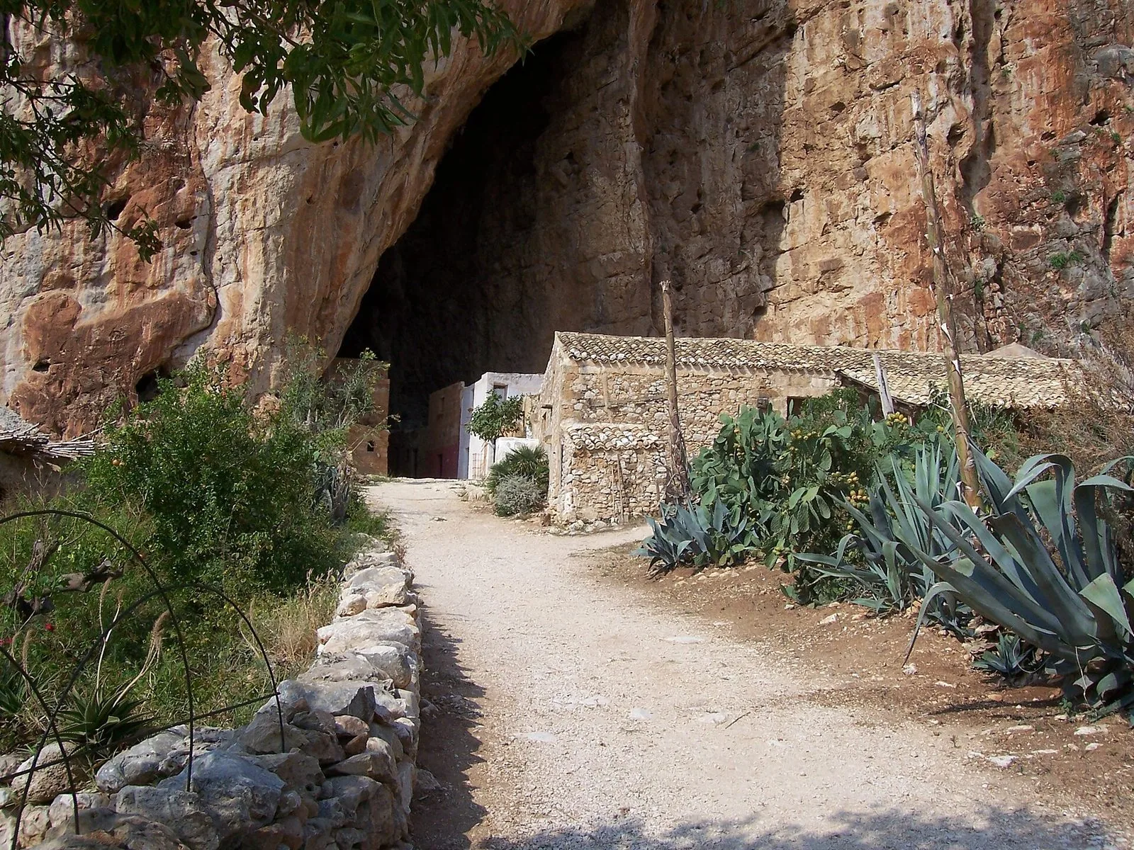 Borgo nella Grotta Mangiapane a Custonaci, sede del presepe vivente