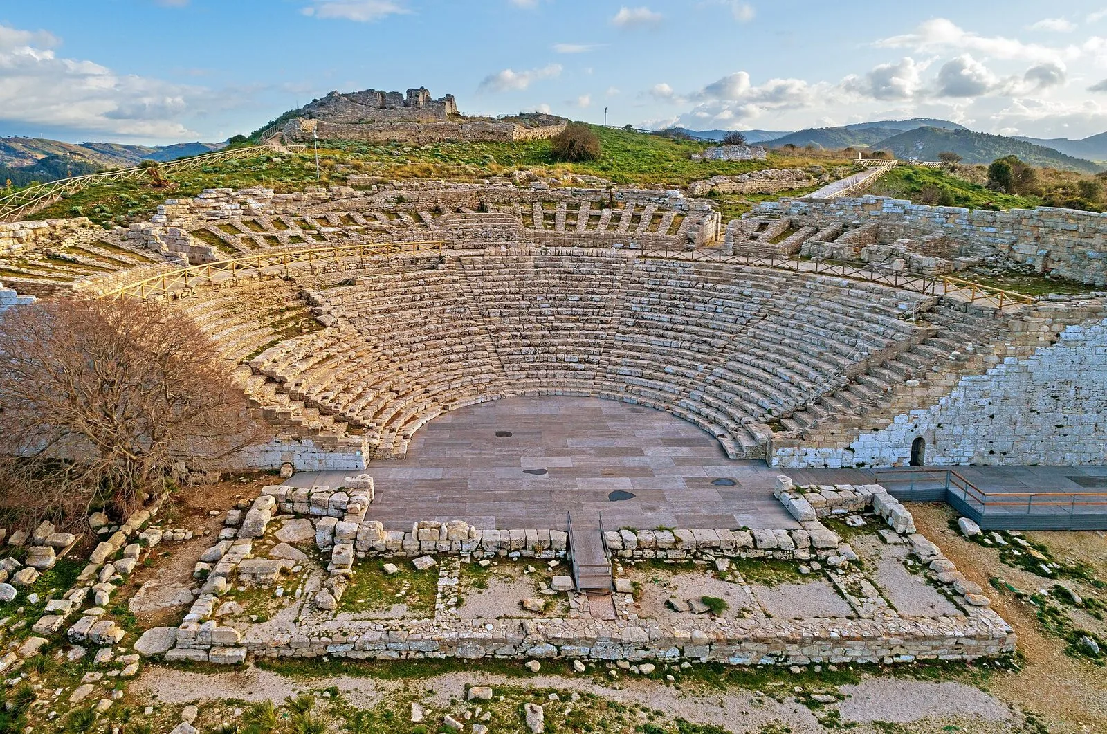 Teatro antico di Segesta sul Monte Barbaro